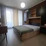 Boutique 4 *