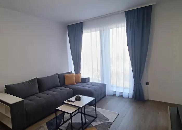Boutique 4-6 Apartment *